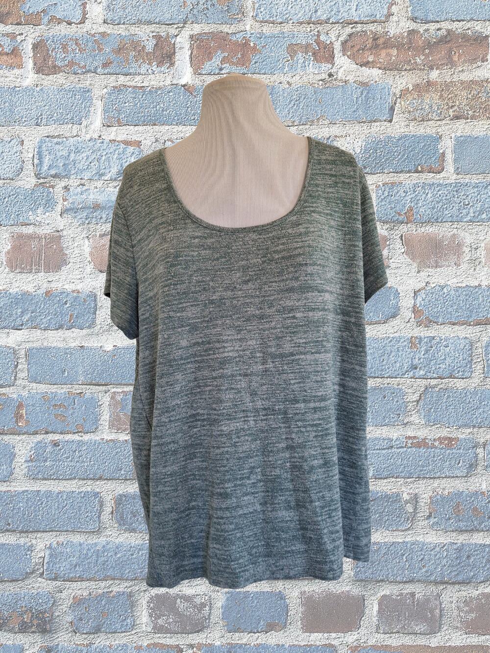 Soma Ladies Light Green Short Sleeves Top Size XL Pulls Over Head